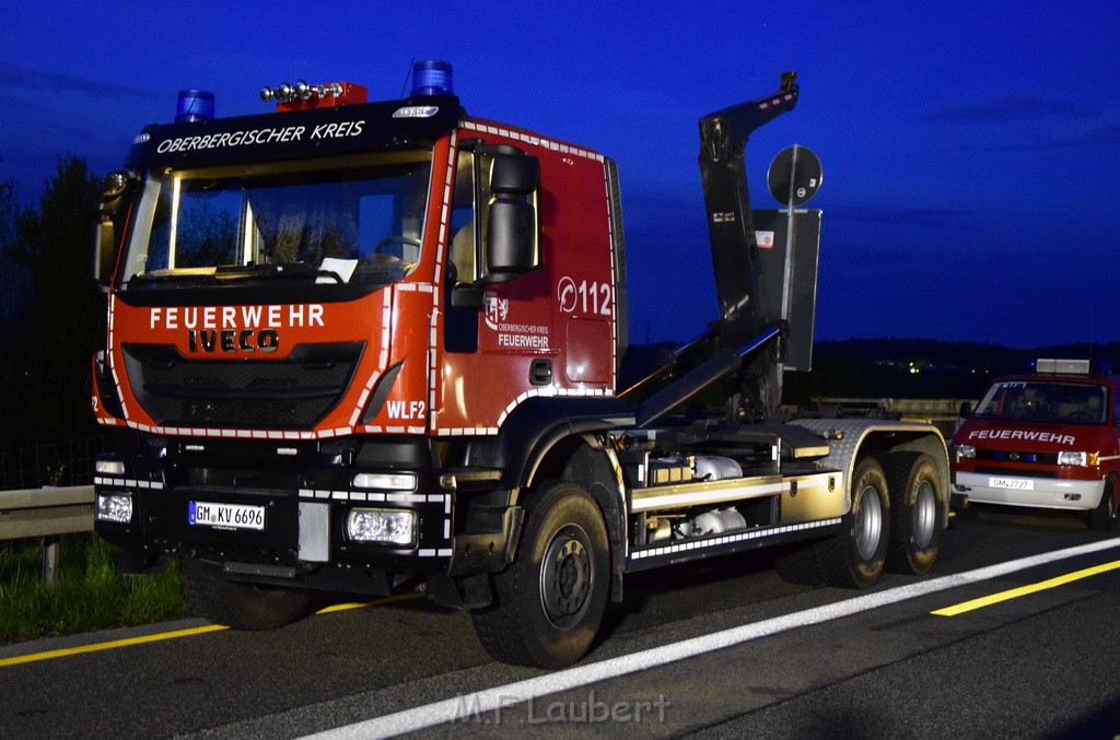 VU Gefahrgut LKW umgestuerzt A 4 Rich Koeln Hoehe AS Gummersbach P639.JPG - Miklos Laubert